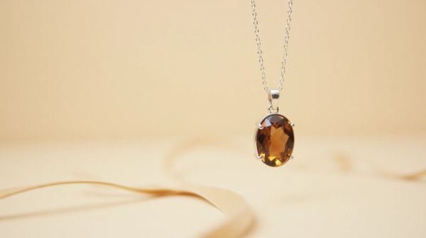Optimiser le bien-être avec des bijoux en pierres marron