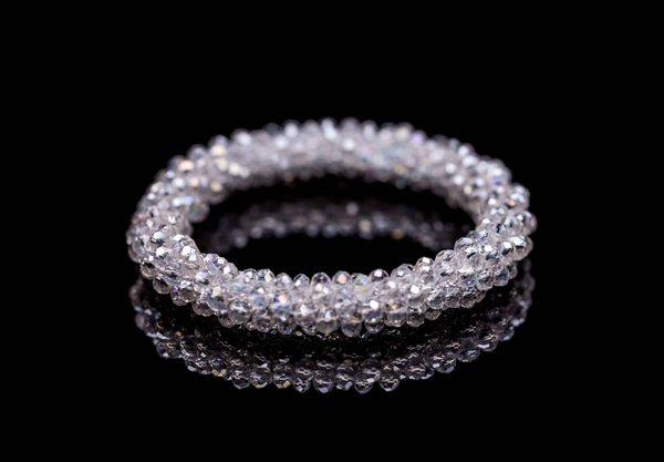 Comment habiller une montre connectée avec un bracelet en cuir pour une allure sophistiquée?